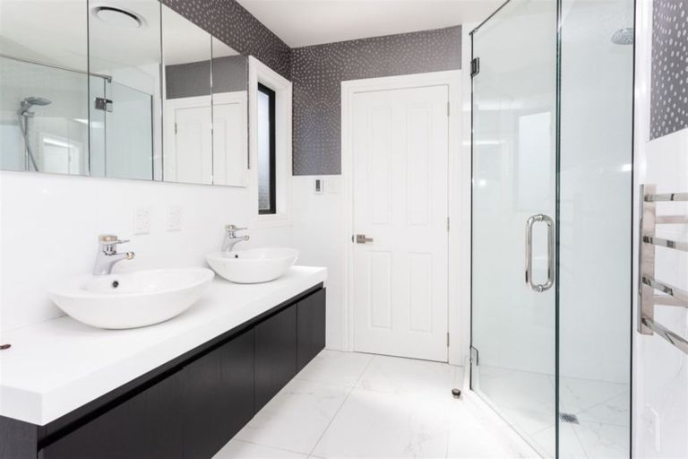 Photo of property in 127 Regent's Park Drive, Casebrook, Christchurch, 8051