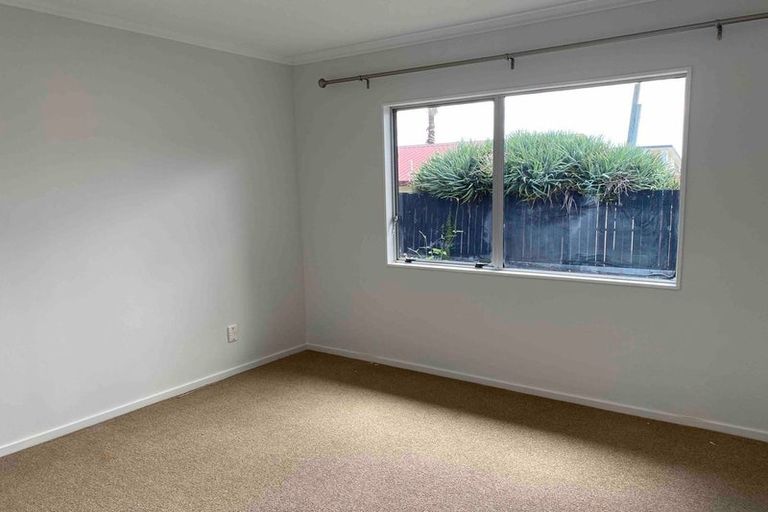 Photo of property in 4 Northall Road, New Lynn, Auckland, 0600