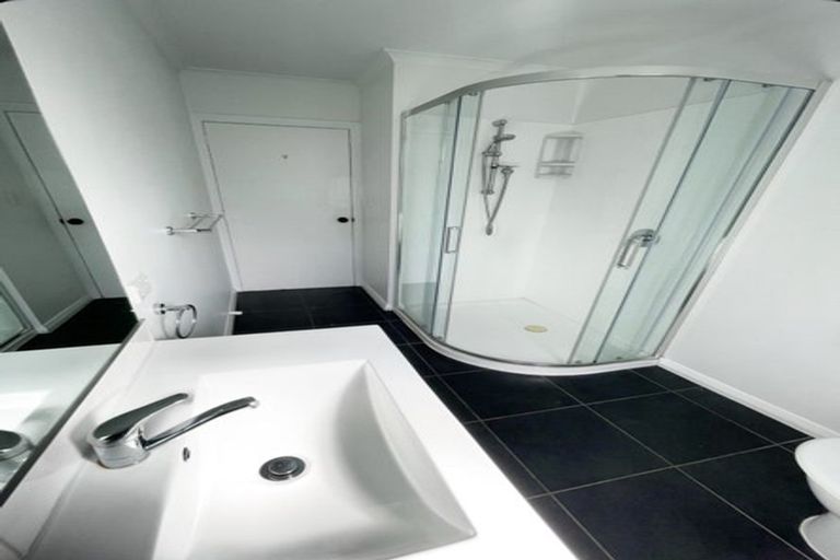 Photo of property in 52 Wallace Place, Westown, New Plymouth, 4310