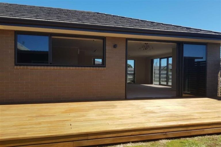 Photo of property in 18 Keene Drive, Bell Block, New Plymouth, 4312