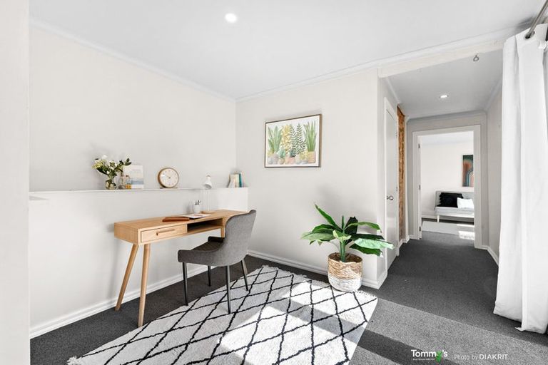 Photo of property in 58 Fairview Crescent, Kelburn, Wellington, 6012