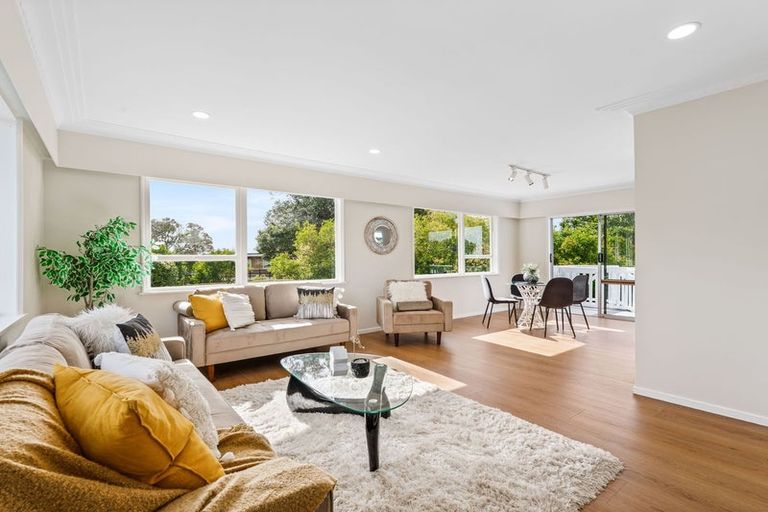 Photo of property in 34 Cyclarama Crescent, Massey, Auckland, 0614