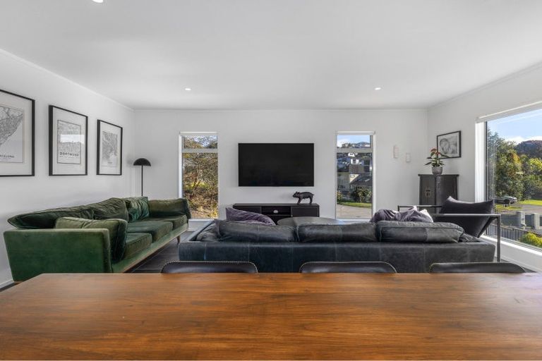 Photo of property in 11 Botany Lane, Whitby, Porirua, 5024