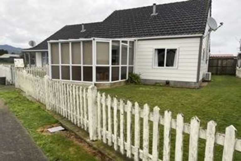 Photo of property in 3 Waimarie Park, Levin, 5510