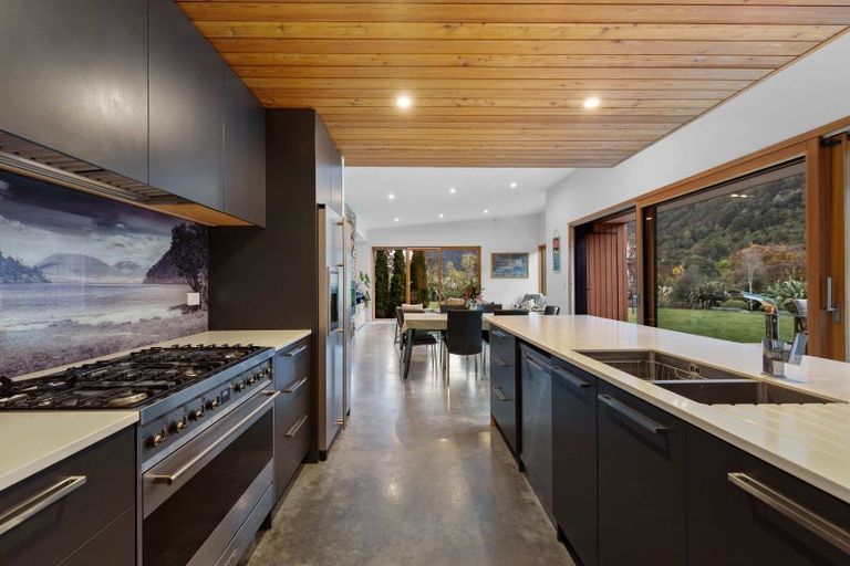 Photo of property in 42 Tui Drive, Mount Creighton, Queenstown, 9371