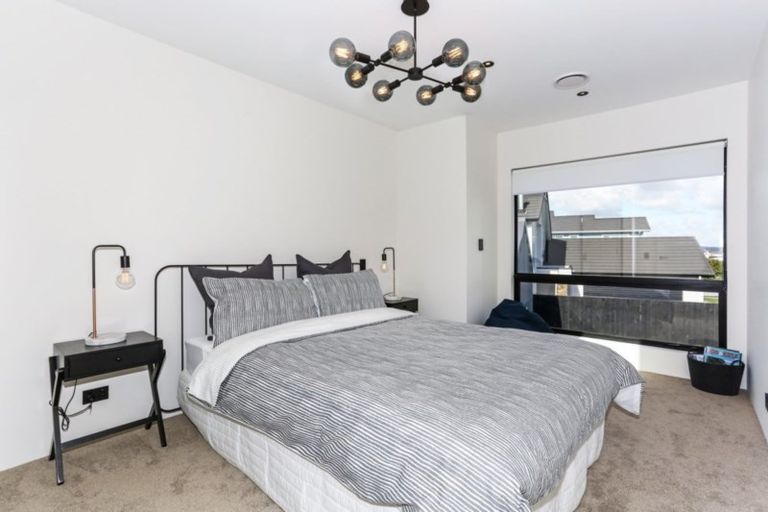 Photo of property in 8 Edgewater Drive, Karaka, Papakura, 2113