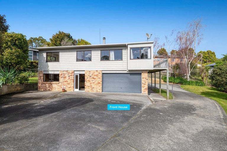 Photo of property in 11 Felicity Place, Unsworth Heights, Auckland, 0632