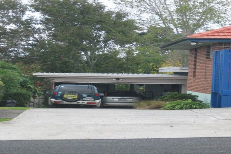 Photo of property in 2/5 Johns Lane, Pakuranga, Auckland, 2010