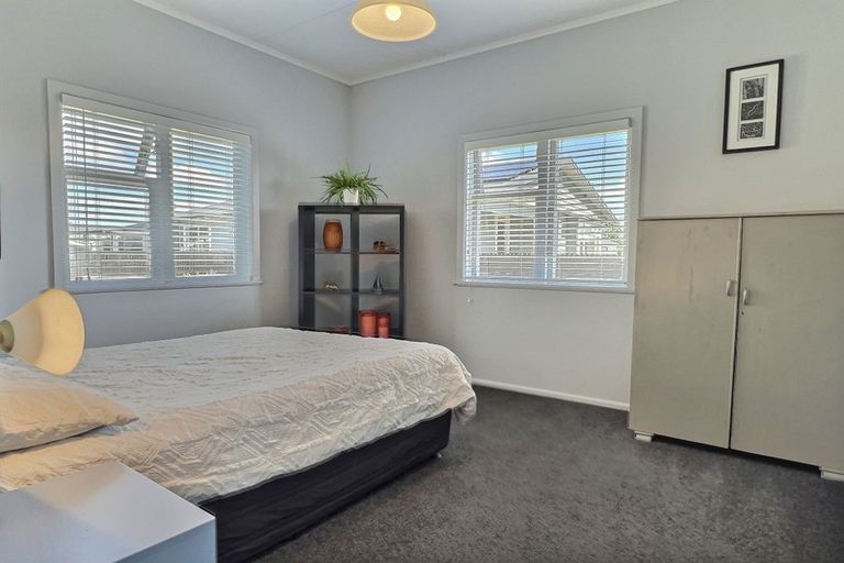 Photo of property in 82 Ferry Road, Clive, 4102