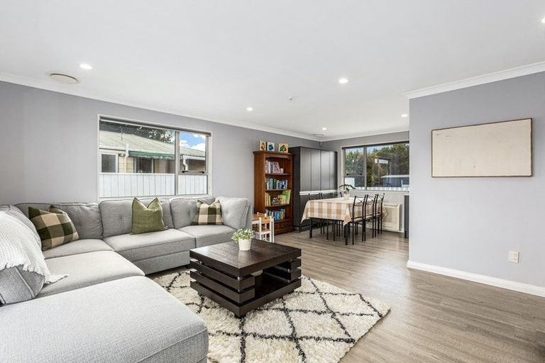 Photo of property in 12 Mossburn Grove, Kelson, Lower Hutt, 5010