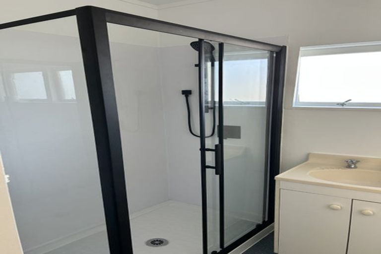 Photo of property in 1/5 Arran Road, Browns Bay, Auckland, 0630