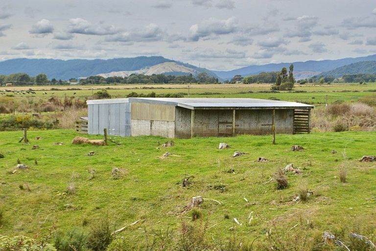 Photo of property in 297 Kuku Road East, Kuku, Levin, 5570