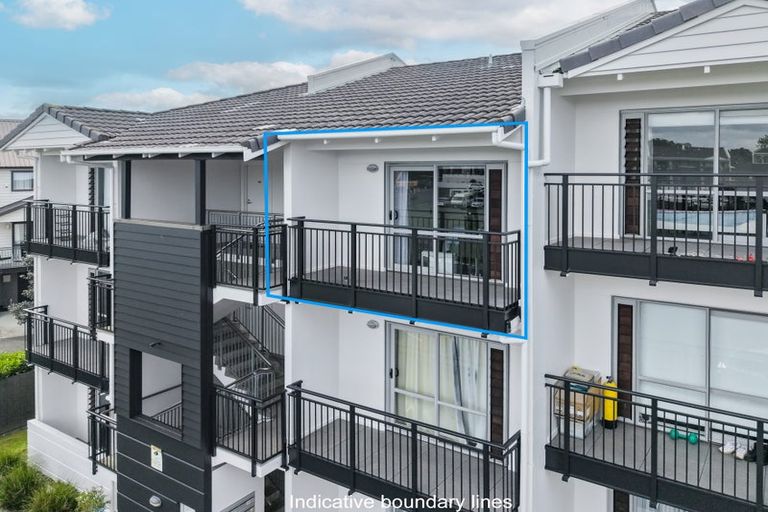 Photo of property in 14a/71 Spencer Road, Oteha, Auckland, 0632