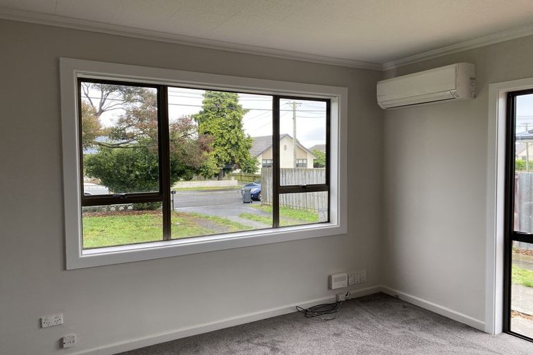 Photo of property in 21 Griffiths Avenue, Linwood, Christchurch, 8062