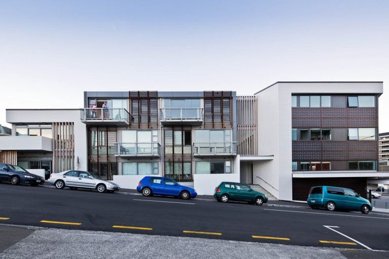 Photo of property in Masina Apartments, 304/80u Riddiford Street, Newtown, Wellington, 6021