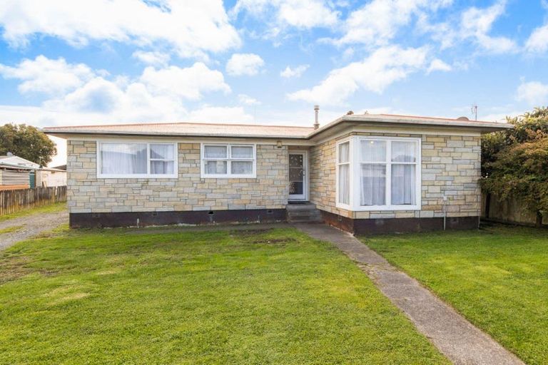 Photo of property in 27 President Avenue, Papakura, 2110