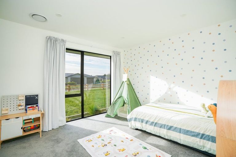 Photo of property in 6 Chatham Rise, Seaward Bush, Invercargill, 9812