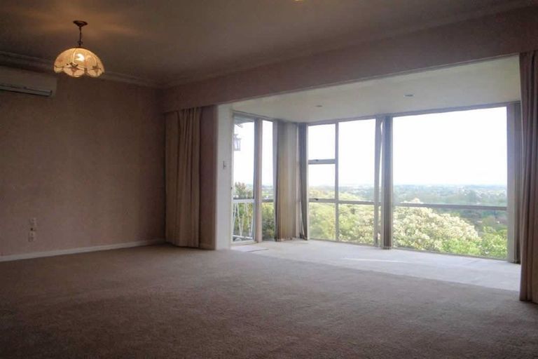 Photo of property in 15 Karitane Drive, Cashmere, Christchurch, 8022