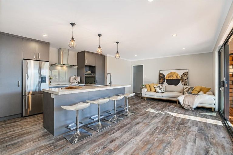Photo of property in 5 Don Mackinnon Way, Hunua, 2583