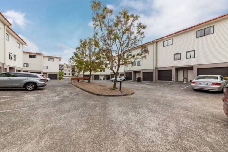Photo of property in 15/46 Carlos Drive, Flat Bush, Auckland, 2016