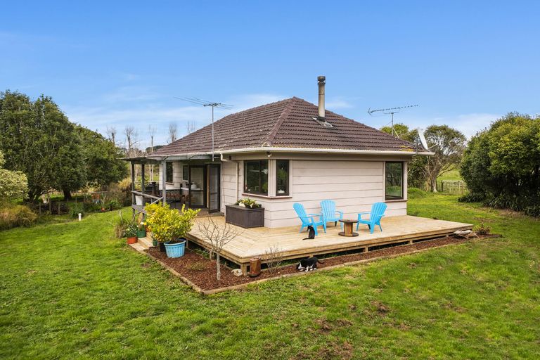 Photo of property in 102a Morley Road, Waiuku, 2681