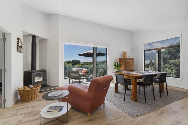 Photo of property in 155 Field Way, Waikanae Beach, Waikanae, 5036