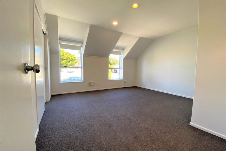 Photo of property in 7 Hollydale Grove, Churton Park, Wellington, 6037