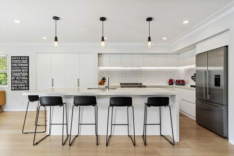 Photo of property in 3 Philip Place, Hillcrest, Auckland, 0627