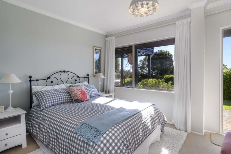 Photo of property in 18 Hinewa Road, Otumoetai, Tauranga, 3110