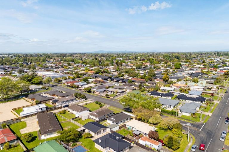Photo of property in 1 Hilton Road, St Andrews, Hamilton, 3200