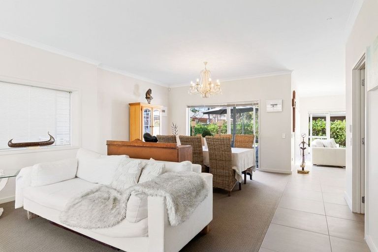 Photo of property in 8 Kensington Drive, Orewa, 0931