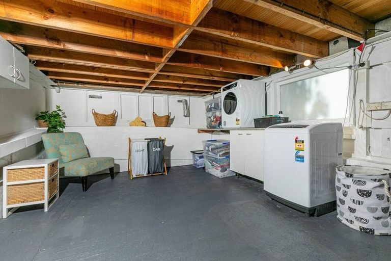 Photo of property in 109 Browns Bay Road, Browns Bay, Auckland, 0630