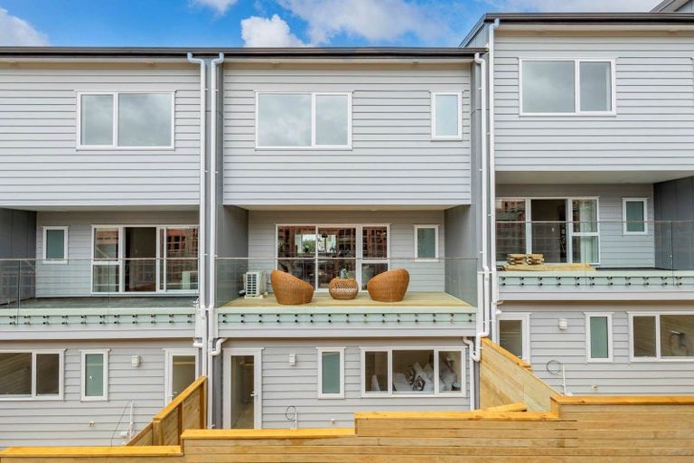 Photo of property in 7c Liston Street, Northcote, Auckland, 0627