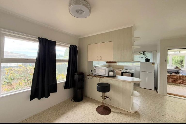 Photo of property in 12 Cross Street, Papakura, 2110