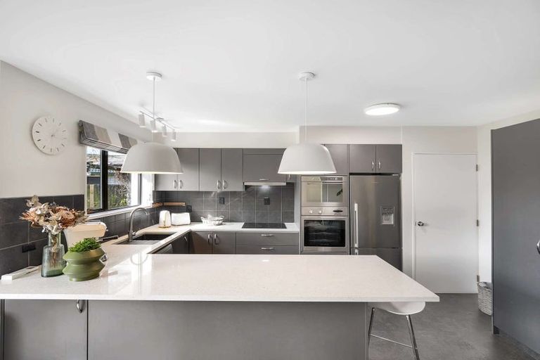 Photo of property in 8 Dulcie Place, Harewood, Christchurch, 8051