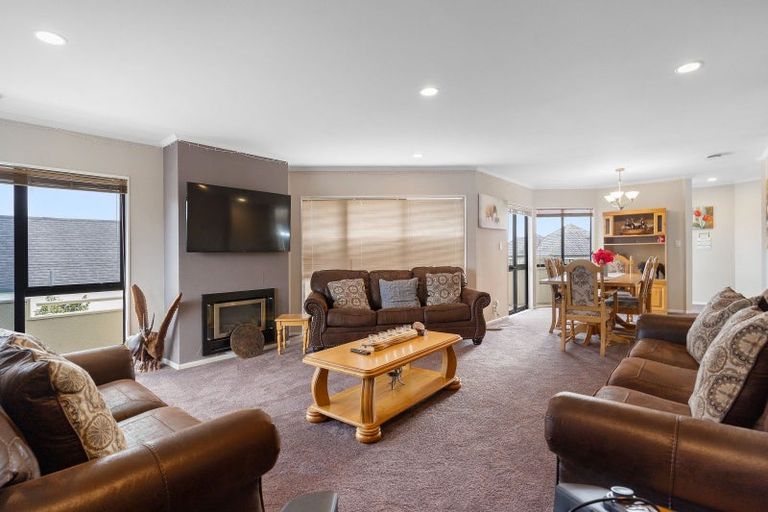 Photo of property in 8 Chiania Place, Somerville, Auckland, 2014