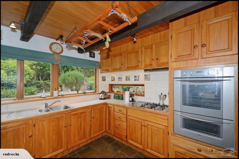 Photo of property in 111 Pinehaven Road, Pinehaven, Upper Hutt, 5019