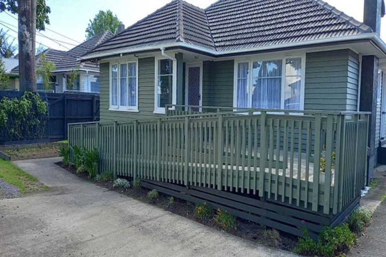 Photo of property in 512 Te Atatu Road, Te Atatu Peninsula, Auckland, 0610