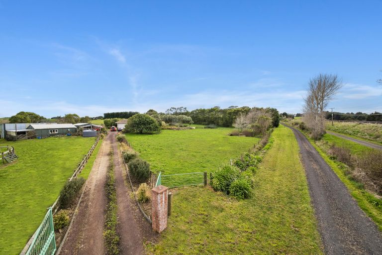 Photo of property in 102a Morley Road, Waiuku, 2681