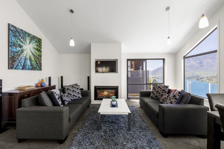 Photo of property in 24 Stone Ridge Place, Queenstown, 9300