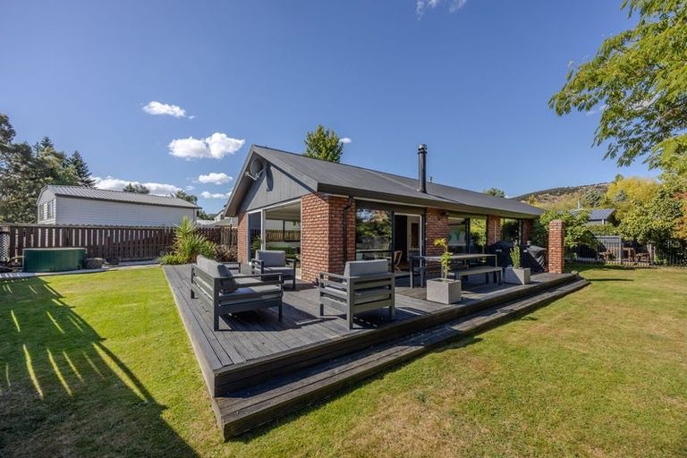 Photo of property in 13 Aeolus Place, Wanaka, 9305