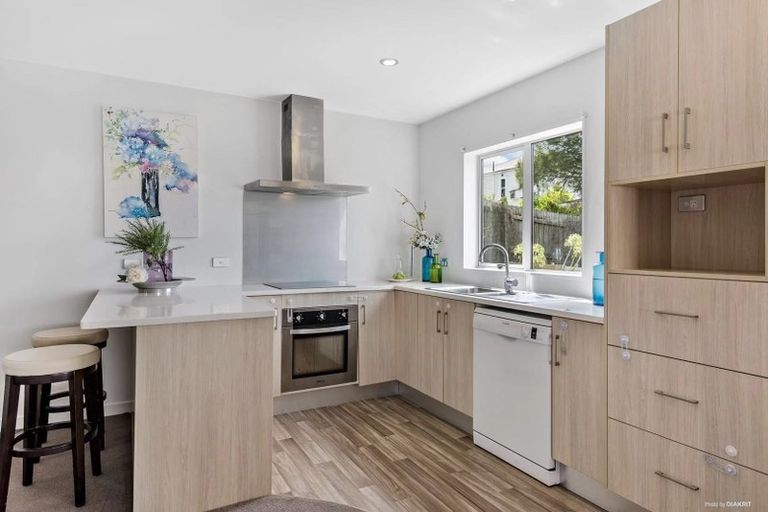 Photo of property in 2a Zion Road, Birkenhead, Auckland, 0626