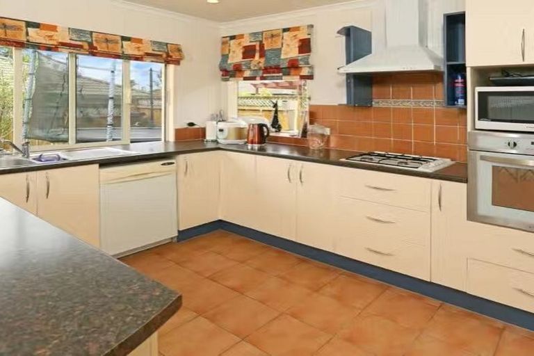 Photo of property in 6 Highfields Terrace, Henderson, Auckland, 0612