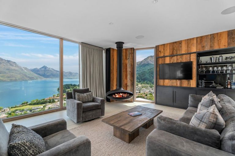 Photo of property in 32 Edinburgh Drive, Queenstown, 9300