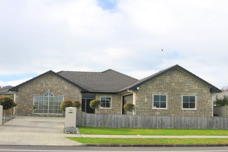 Photo of property in 154 Kilkenny Drive, East Tamaki Heights, Auckland, 2016