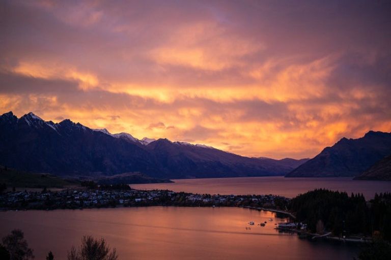 Photo of property in 9 Wakatipu Heights, Queenstown, 9300
