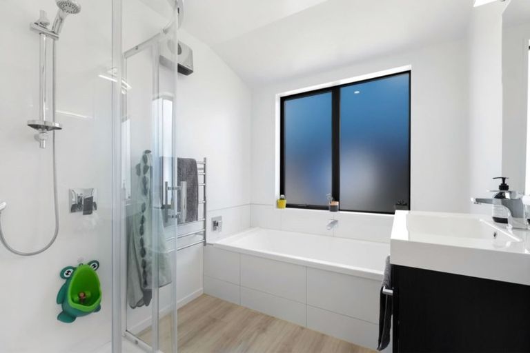 Photo of property in 4 Mallard Street, Albert Town, Wanaka, 9305