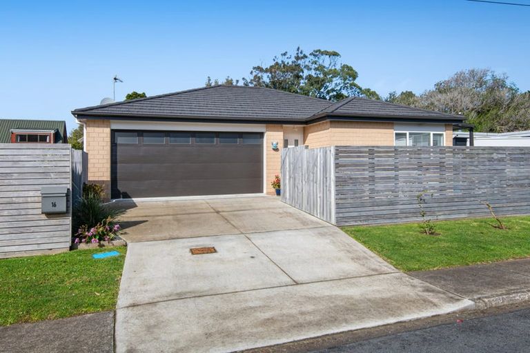 Photo of property in 16 Forest Glen, Orewa, 0931