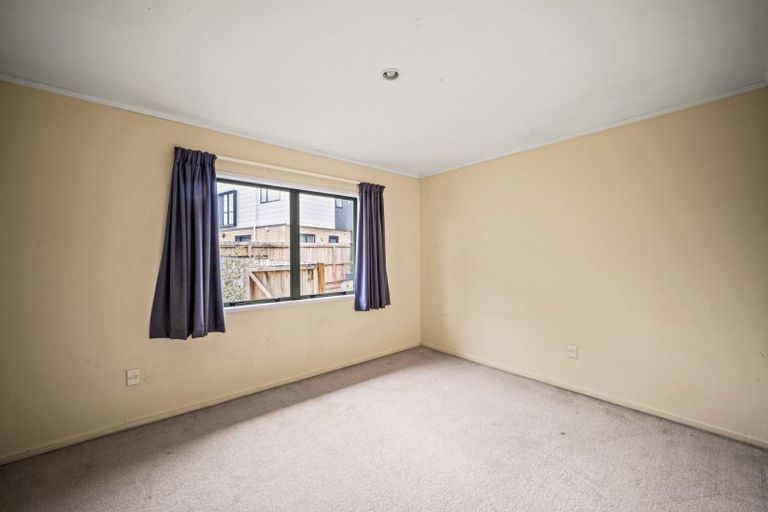 Photo of property in 9a Karamu Street, Te Atatu Peninsula, Auckland, 0610