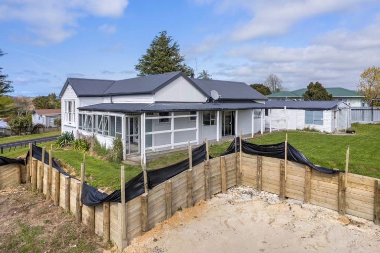 Photo of property in 33 Ara Mara Hua, Henderson, 0612